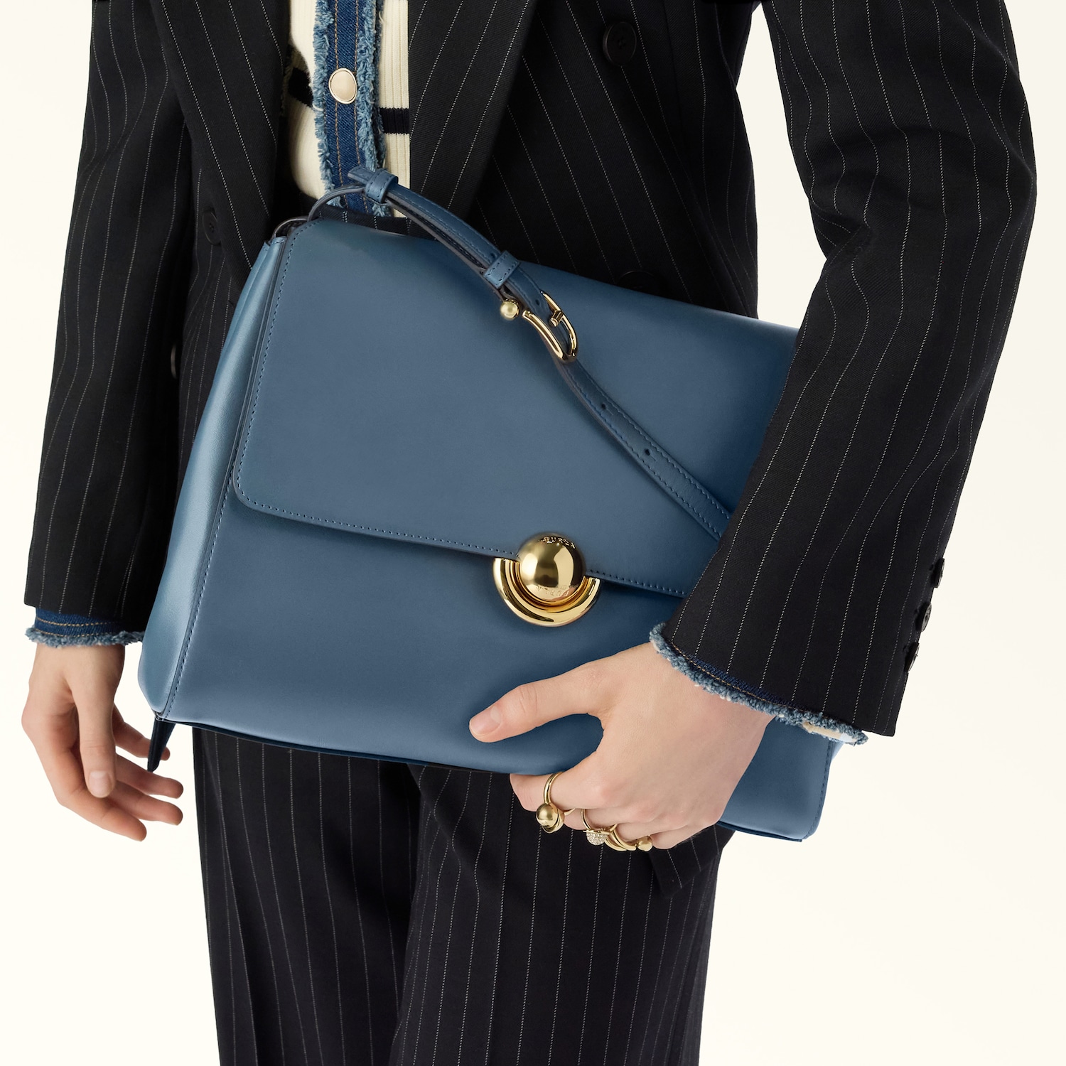 WB01804_BX4185_1002_GU000_F2